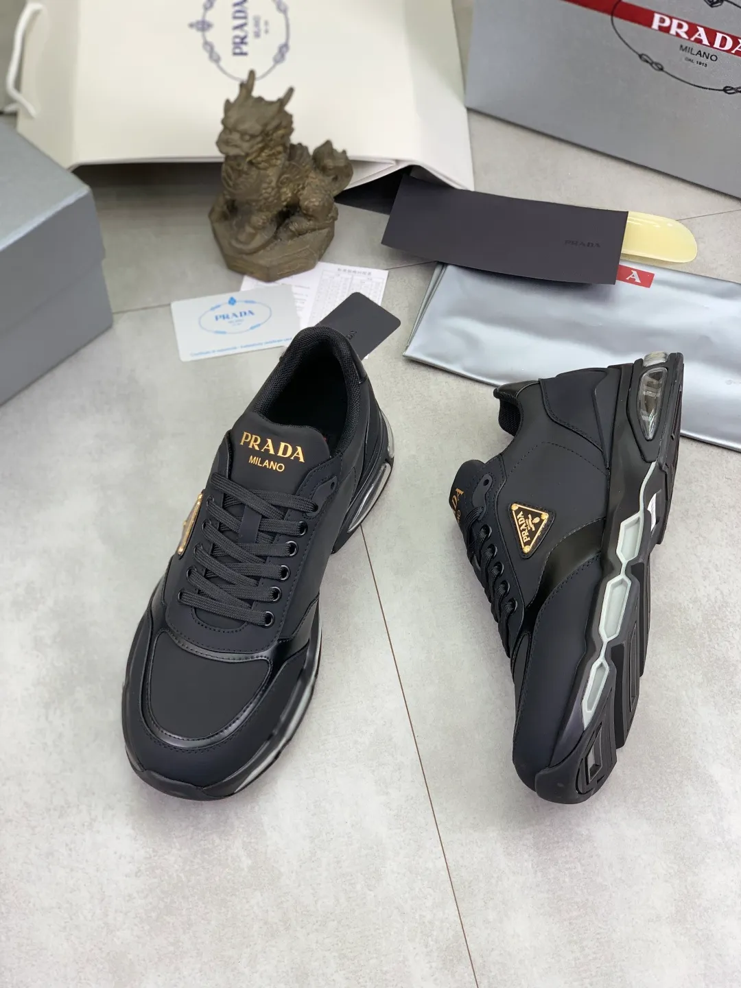 Men's men's shoes 💰pP640 💰[New model] The top version is now available on the official website, 🆘 The air-cushion shock-absorbing thick-soled trendy brand (Prada) is the main popular model, the avant-garde and versatile fashionable men's shoes are privately modeled, and the cowhide surface is spliced 1:1.. The fashion is simple, the original imported cowhide feet; the atmosphere, personality, more fashionable, eye-catching, and pursuit of class, it will subvert the old idea, and be with you to spend time with fashion trendsetters! Must keep for yourself ! Tall and comfortable, large and low, high-end quality workmanship. Size: 38-45; 3️⃣colors available.